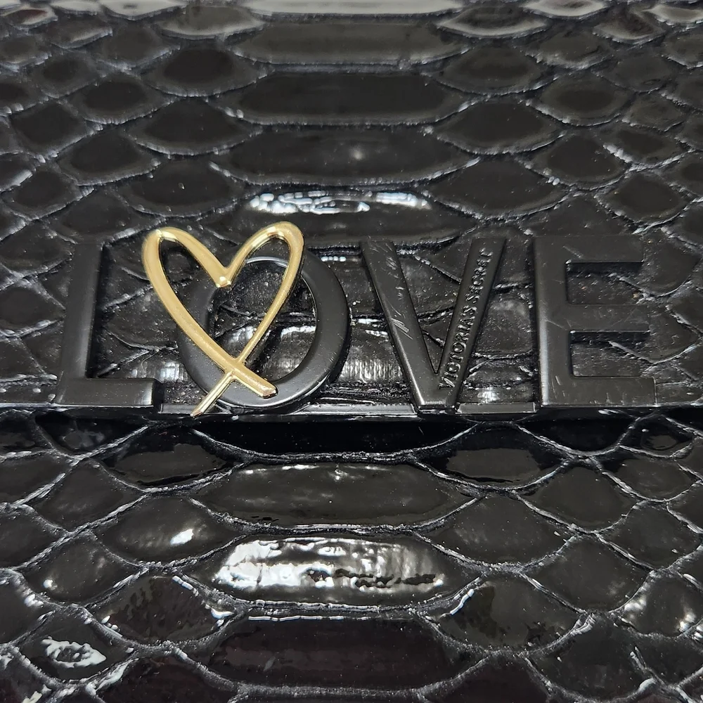 VICTORIA'S SECRET BLACK LOVE IPHONE PLUS CELL CASE TECHWALLET WRISTLET CLUTCH